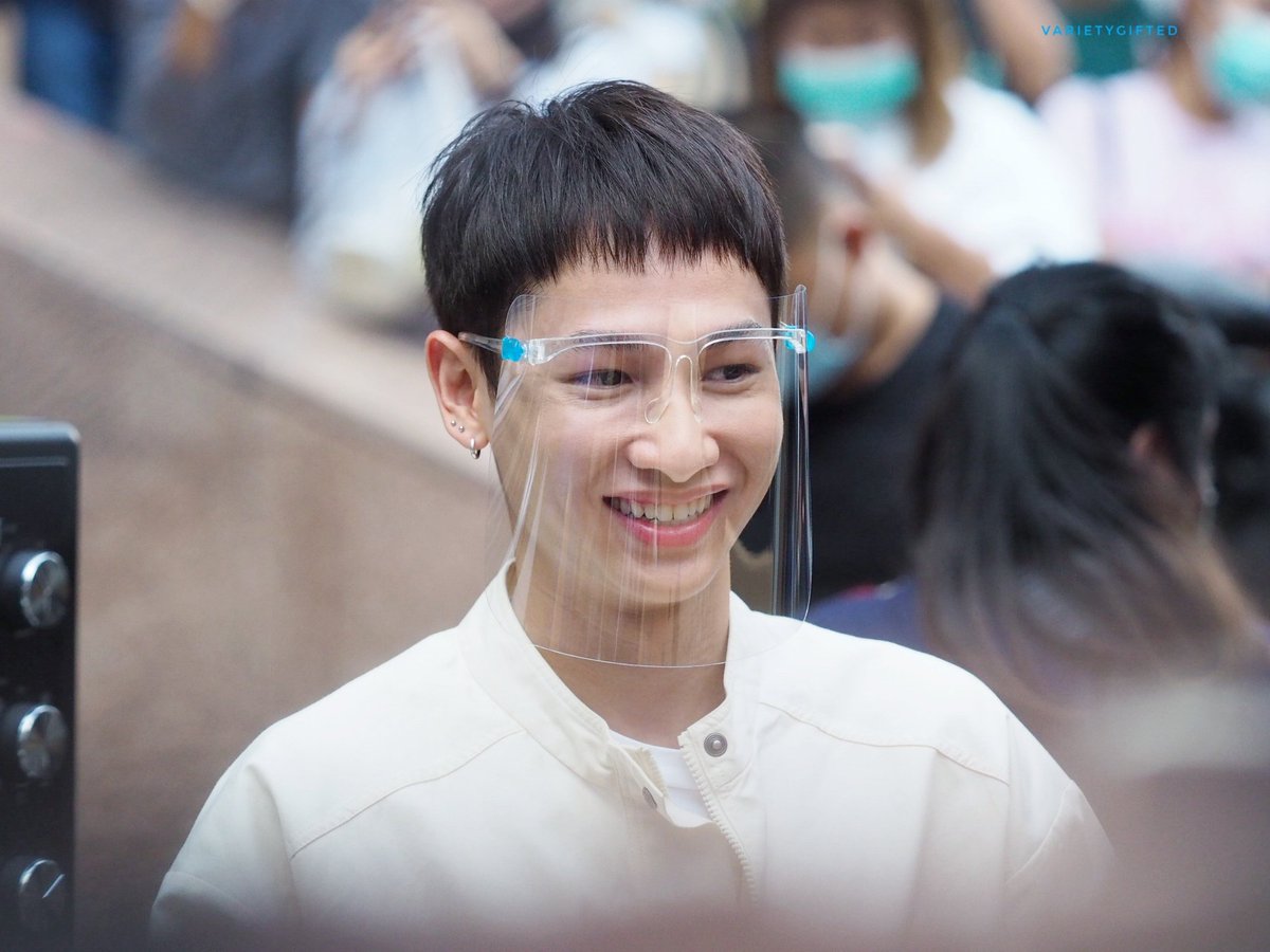 varietygifted's tweet photo. เจ้าจิ๋วมาแล้ว น่ารักกรุบกริบ

#WallsOvaltineWhiteMaltCrunchy
#กันอรรถพันธ์น่ารักกว่าที่คิด #ออฟกัน https://t.co/cb9BqQAXdk