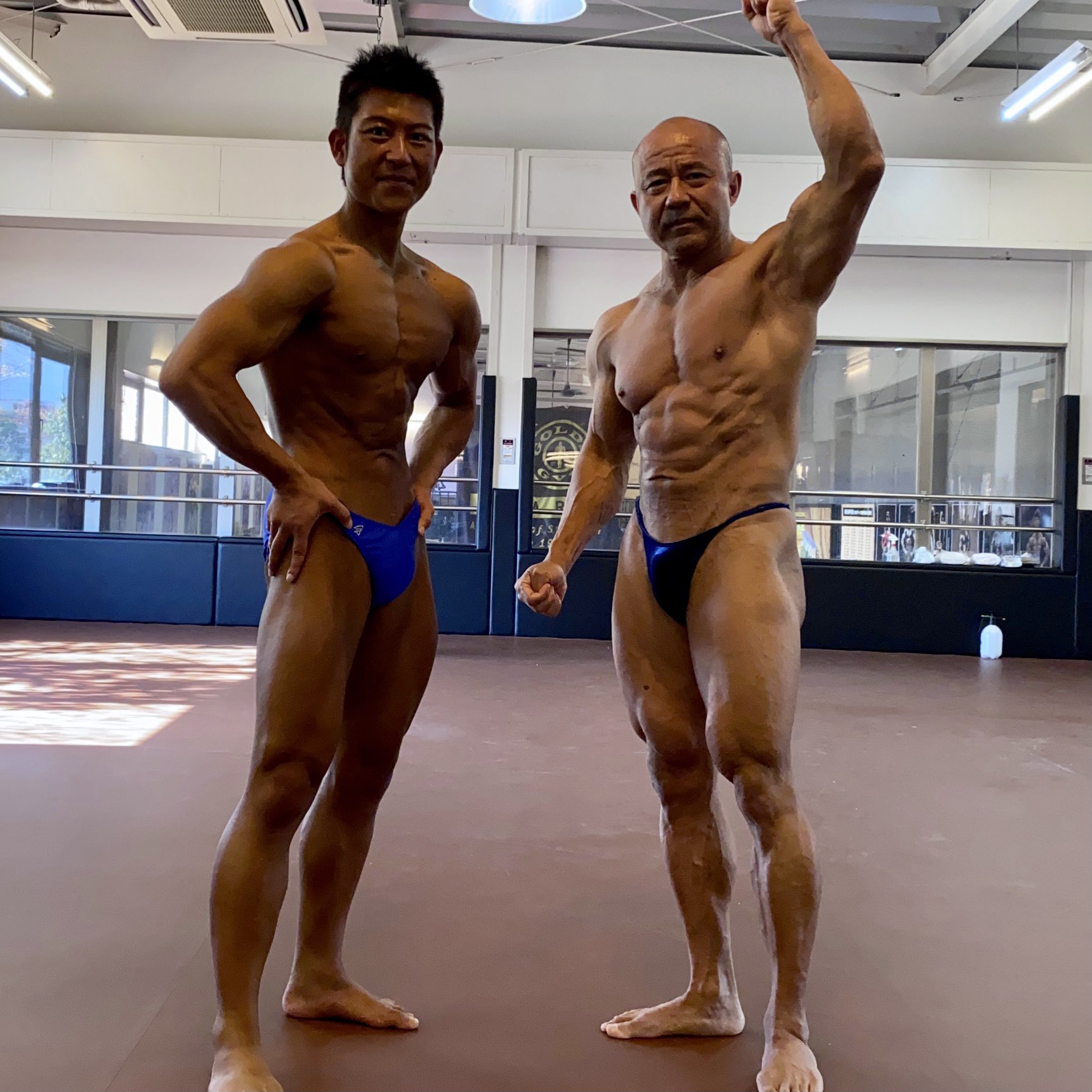 ボディビルダー 内藤 格 ないとう いたる Twitter இல உள ள ர ボディビルの試合出場を目指しているクライアント 左 にポーズをやって見せながらポーズの指導を行いました トレーニングと食事の指導で毎週どんどん身体が変わっているのが自分の事のよう ボディビルダー 内藤 格 ないとう いたる Twitter இல உள ள ர ボディビルの試合出場を目指しているクライアント 左 にポーズをやって見せながらポーズの指導を行いました トレーニングと食事の指導で毎週どんどん身体が変わっているのが自分の事のよう