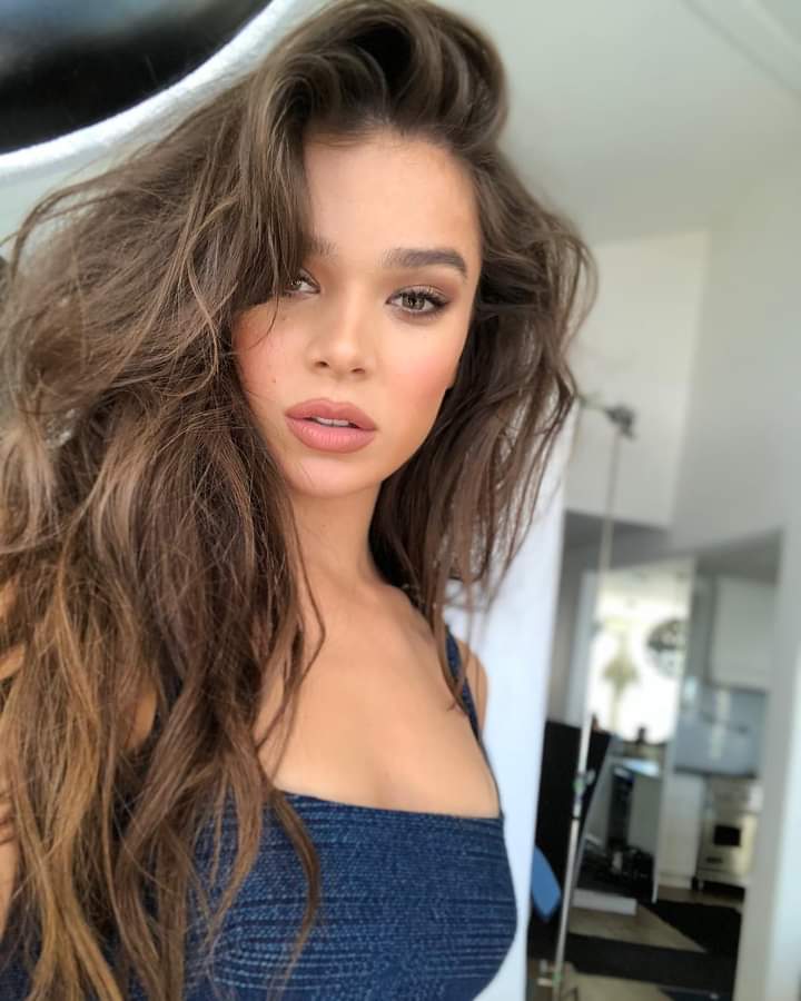 AlanBigEagle7's tweet photo. When you see @HaileeSteinfeld is simply a beautiful woman!🙆♐💯🎤🎶🎬🎥🎞️🔥🔥🔥 https://t.co/ilovJUihVq