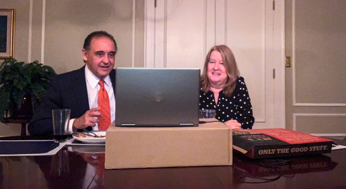 KPrez18's tweet photo. Suzie and I were able to have a virtual dinner with five impressive first-year students from IL, MA, and MI. They all made it to 10th week and are looking forward to winter break. #GoodLuckWithFinals https://t.co/elIVuiYioK