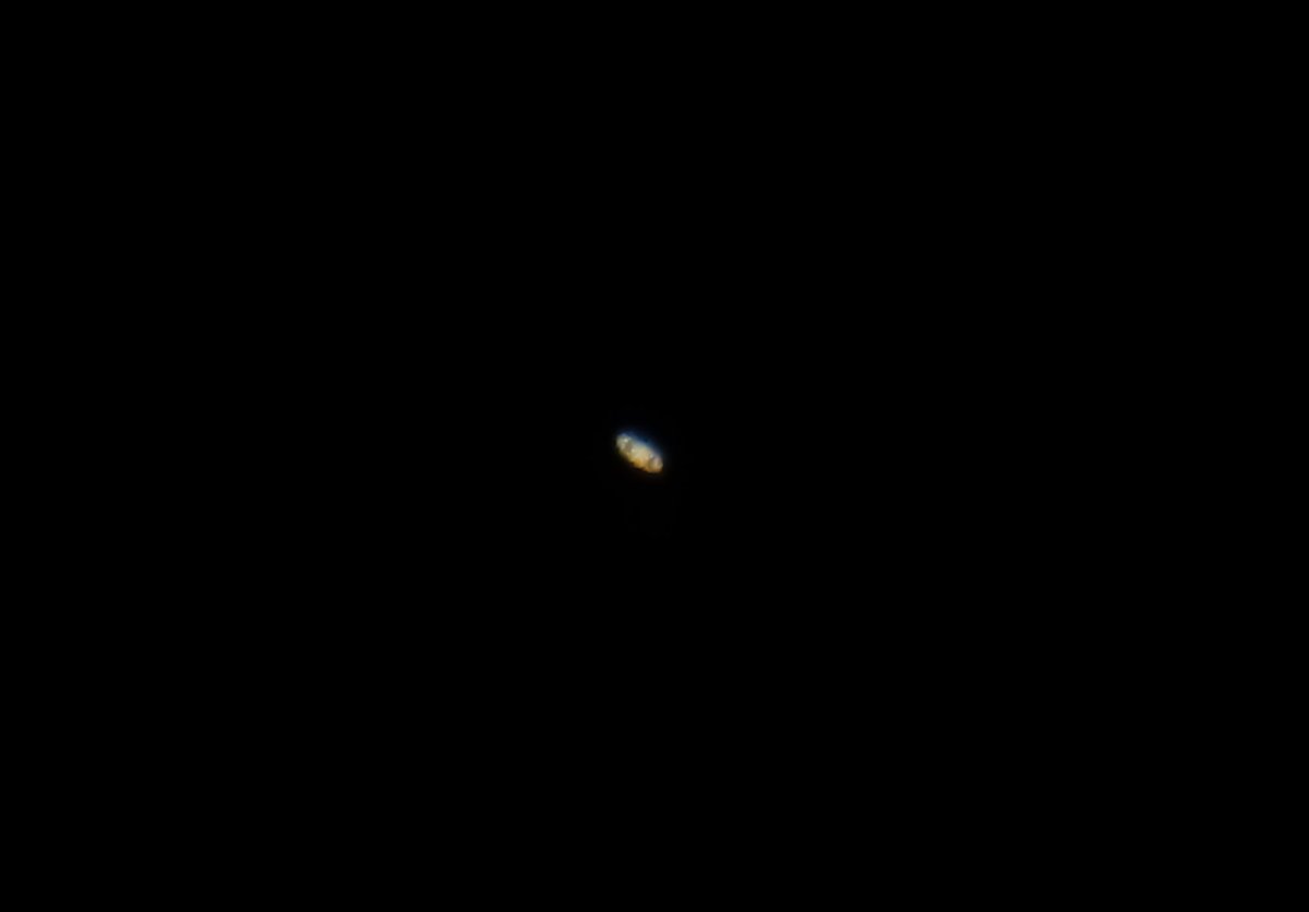 TalamantesNayel's tweet photo. El paso de la Estación Espacial Internacional 🛰️ sobre #GuerreroNegroBCS En una foto de larga exposición, también se aprecia la vía láctea ( tomada con el celular ) 
*Júpiter y sus 4 lunas🔭
*Saturno 🪐 https://t.co/nnwUirfHJo