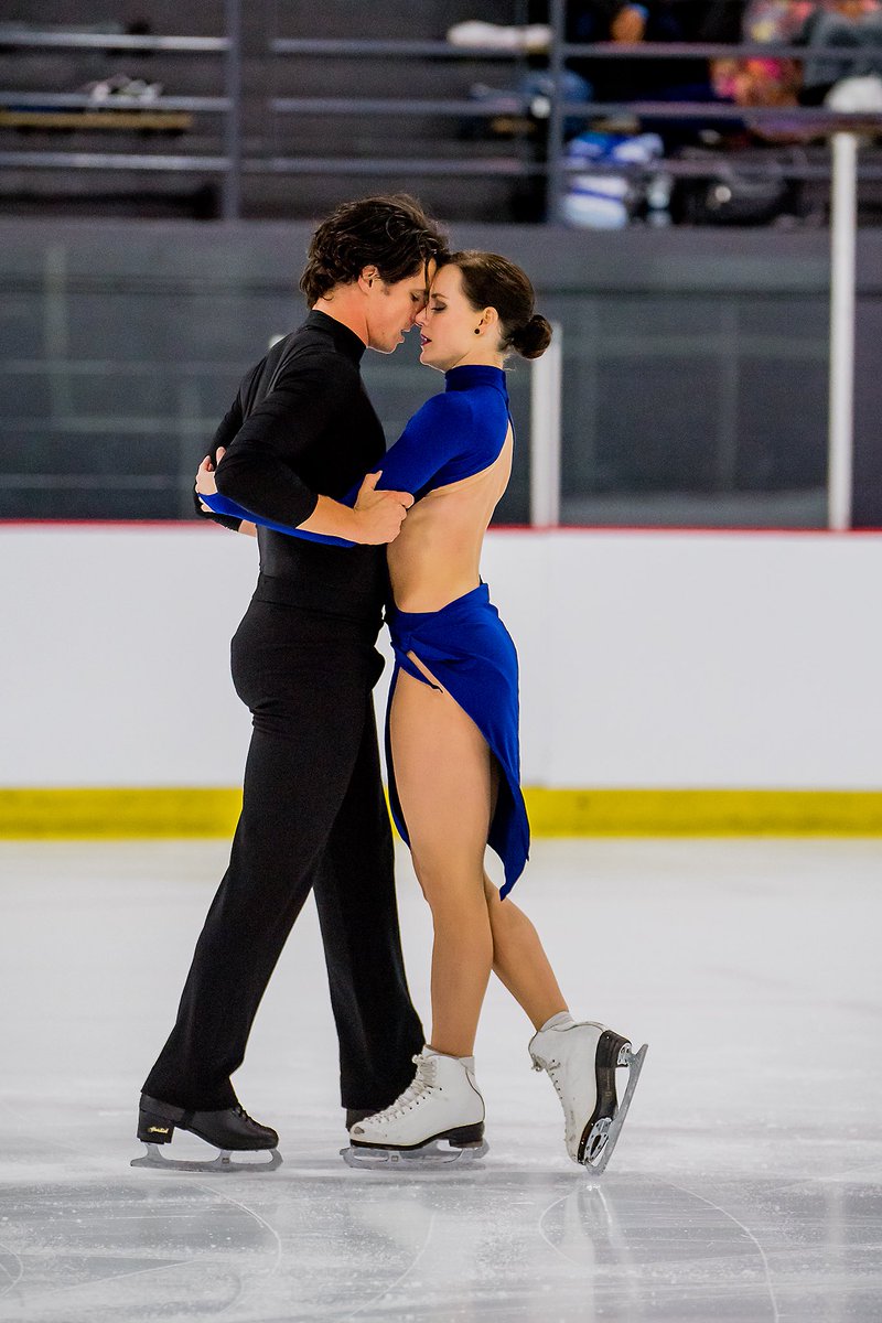 smokeyplaces's tweet photo. @rockerskating Tessa &amp; Scott #WOW #ThatBlue #ThatBack 
@tessavirtue 
@ScottMoir 
💙💙⛸️⛸️ https://t.co/AwX4wTP0qk