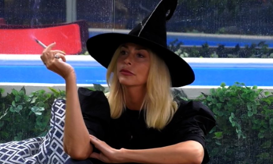 contechristino's tweet photo. "Avrei voluto nominare Dayane ma non lo faccio perché rende l'aria un po' frizzantina. E nomino la Contessa!" 

SAPEVO CHE STASERA NON MI AVRESTI DELUSO. #GFVIP https://t.co/cpZrkLskYm