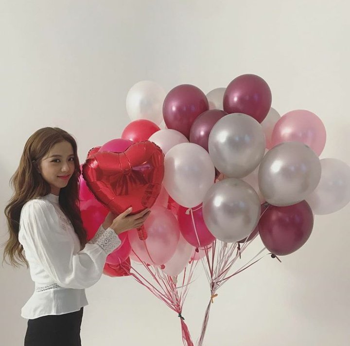 ItsJisoo_bp's tweet photo. "KISS ME"덕분에
#BLACKPINK #JISOO #BLINK #YG #BLACKPINKTHEALBUM https://t.co/DC85Cot0oS