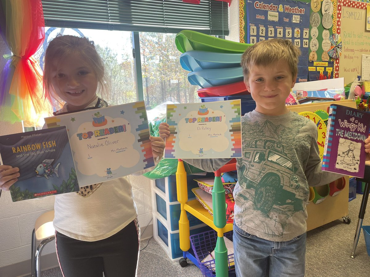 gasiecki_amanda's tweet image. Congratulations to these two awesome readers who read the most minutes in first grade! 📚 @CENT_tweets #teachCENT #readathon #todayareadertomorrowaleader