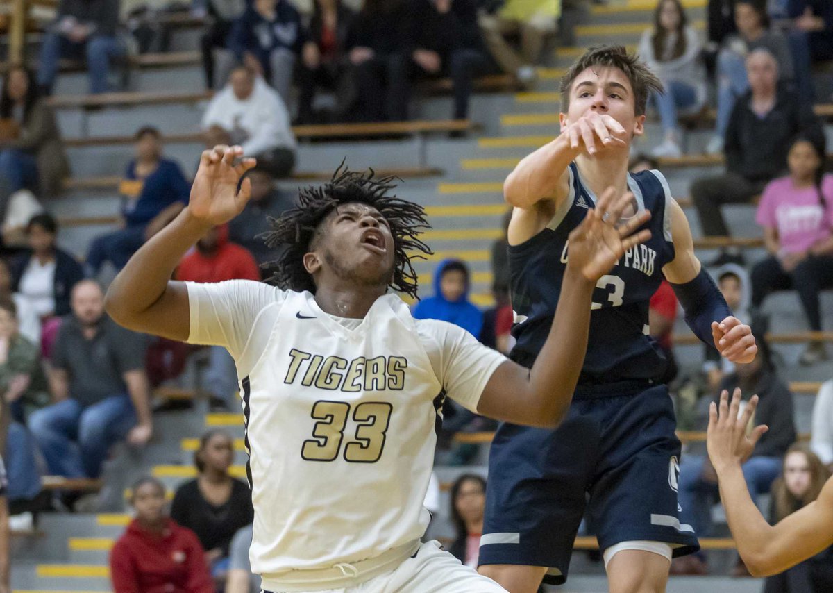 ConroeSports's tweet photo. BOYS HOOPS: Conroe ready to compete with fresh faces https://t.co/tmNDiqCeAX https://t.co/WAdxA9Hgfb