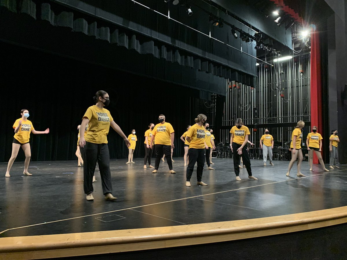 d230Swan's tweet photo. The show goes on @vja_orchesis https://t.co/JKLMa15kdg