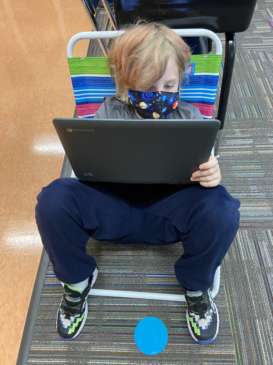 MrsStich2ndSGR's tweet photo. Today we worked on using Seesaw! We are almost done with our chromebook orientation lessons! #workingsohard #learningsomuch @sgrspuds https://t.co/PXmoF0eRLa