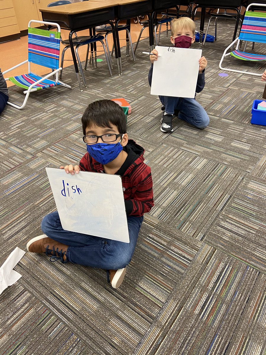 MrsStich2ndSGR's tweet photo. We are working on closed syllable words in phonics! #startwithaconsonant #endwithaconsonant #shortvowelsound #onesyllable @sgrspuds https://t.co/jlHxXhPt84
