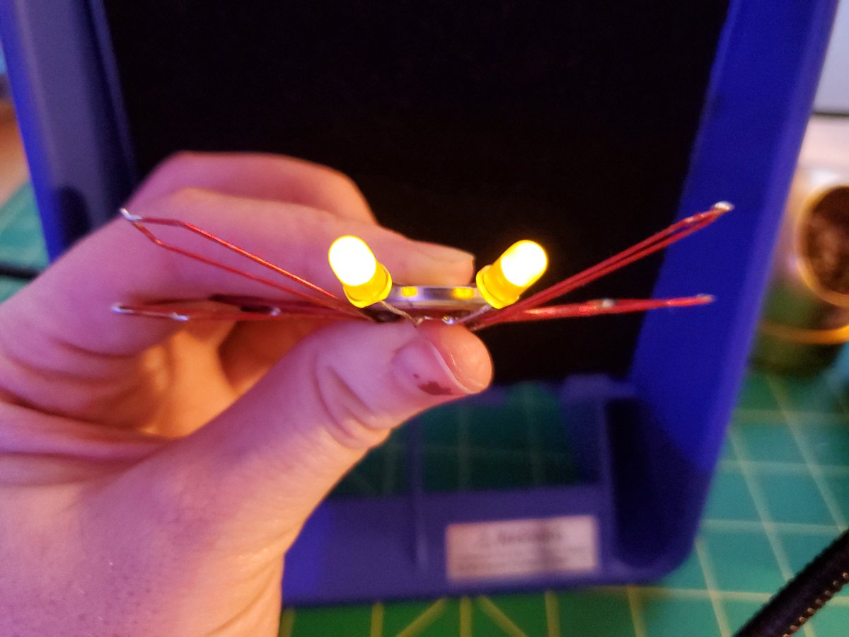 Glowy Firefly. This was so hard to solder! 

Props to @MohitBhoite <a href="/jipraus/">Jiří Praus</a> and <a href="/kelly_heaton/">Kelly Heaton</a> for the beautiful #CircuitSculptures they showed off at <a href="/hackaday/">hackaday</a> #Remoticon