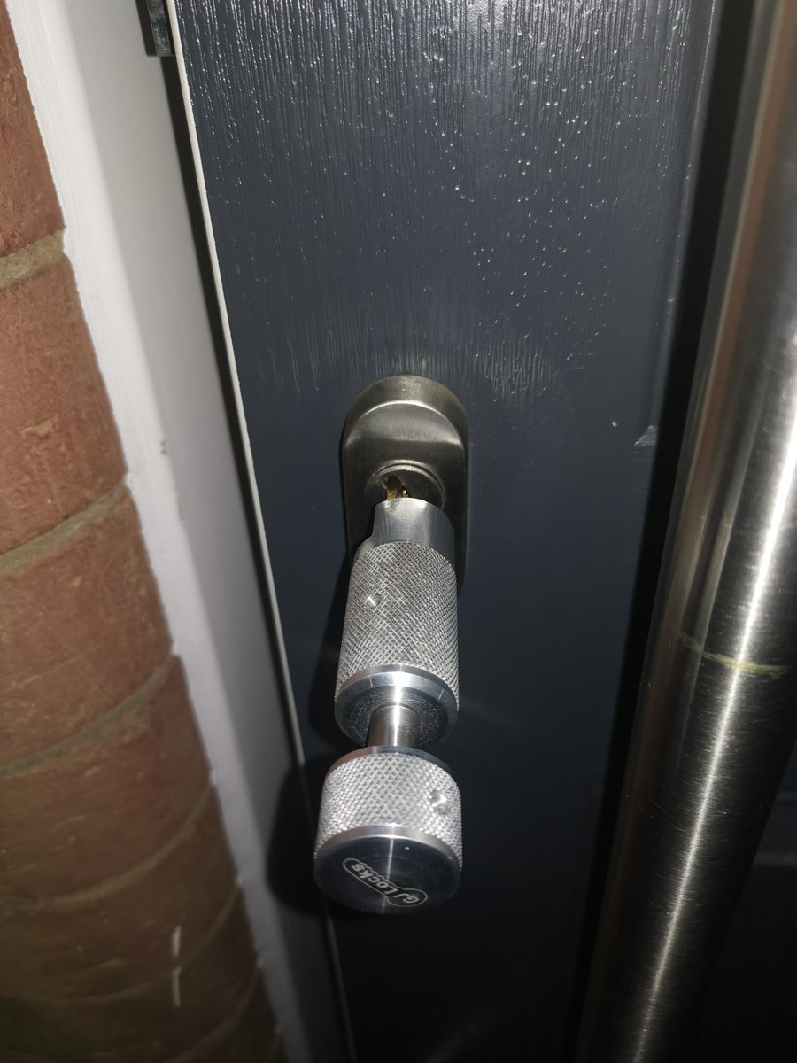 jc.locksmiths tweet media