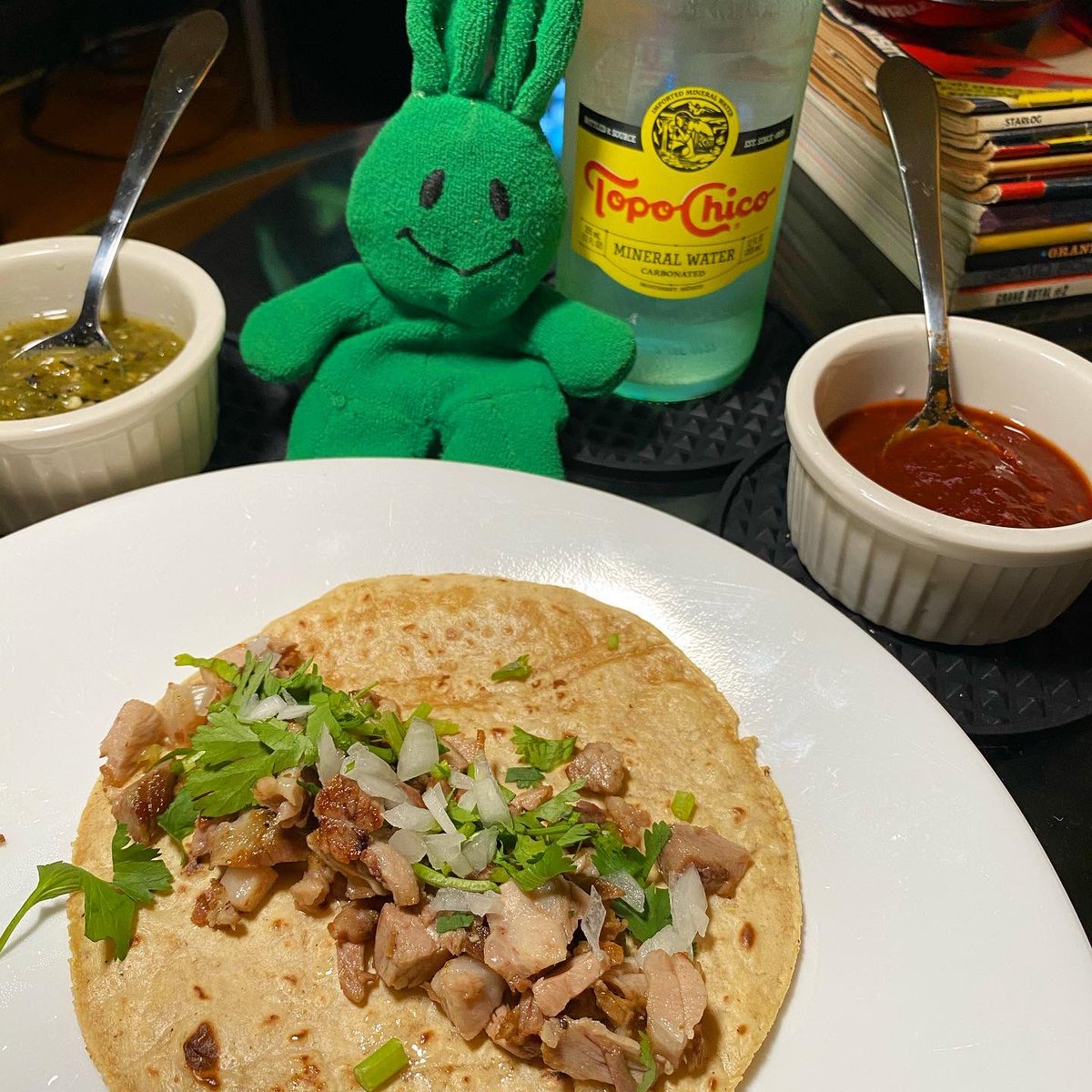 greenietravels's tweet photo. Another amazing Taco Kit from tortilla masters Tortilleria Nixtamal via Queens Together!
.
.
.
#tortillerianixtamal #tacos #tacokit #tacoscarnitas #carnitas #chipsandsalsa #queenseats #queenstogether #supportlocal #tvdinner https://t.co/ynkImfjVf1