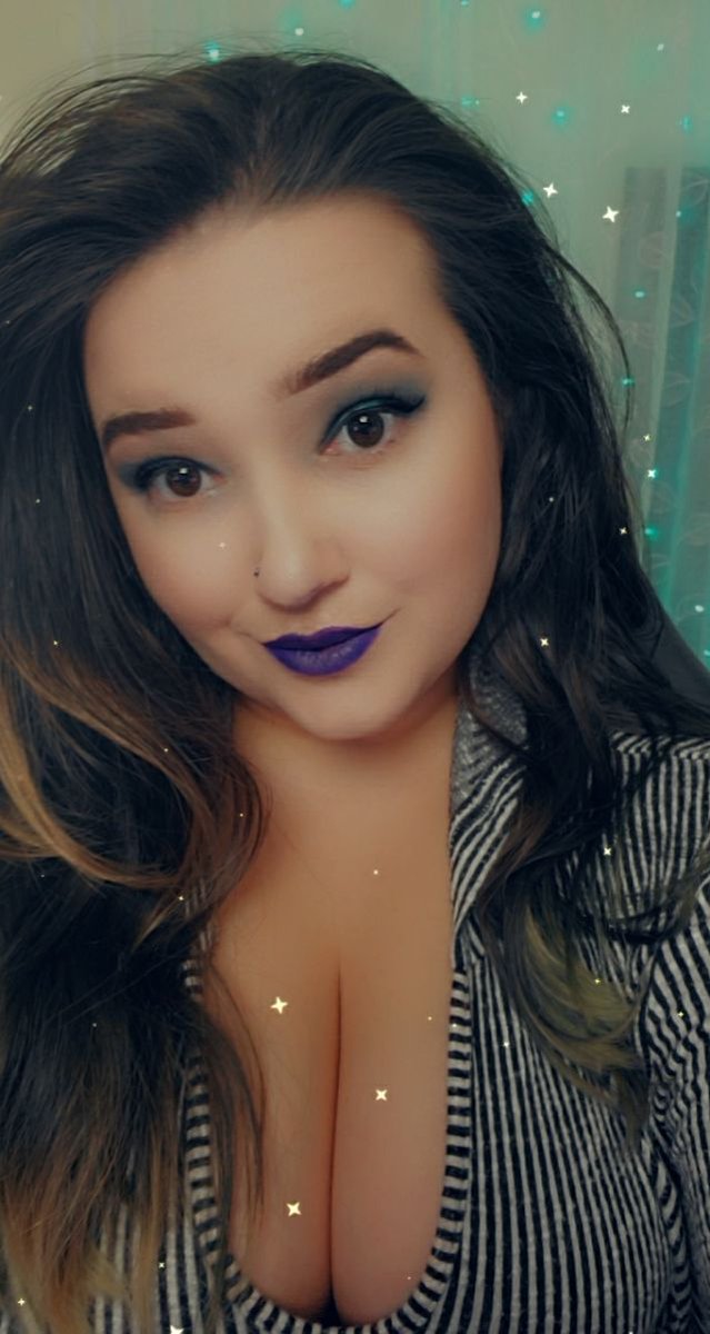 TipsyMini's tweet photo. https://t.co/7Ln5p5G92d

Hey cutiepies! Starting off stream with a little #Phasmophobia tonight! Come join me and watch me get spooked?💙

#tipsymini #gamergirl #ghost #funny #smallstreamer #DeadbyDaylight #makeup #LGBTQ #chat #twitch #live #chill https://t.co/ghldLGDwmn