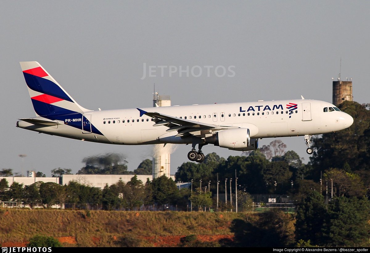 vuelosdiarios's tweet photo. Vuelos de LATAM a Buenos Aires 16/11:

JJ 8012 - 127 PAX - 72,98% GRU 🇧🇷

LA 475 - 106 PAX - 60,91% SCL 🇨🇱 

LP 2467 - 61 PAX - 35,05% LIM 🇵🇪

JJ 8020 - 42 PAX - 24,13% GRU 🇧🇷

Pasajeros totales: 336
Ocupación promedio: 48,27% https://t.co/rcGP7WV02N