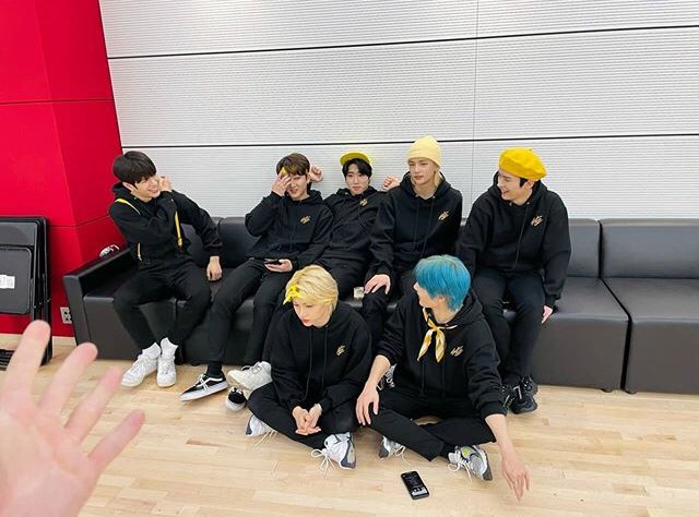 hwgvour's tweet photo. My Family - Bang Chan🥺❤️ 
I’m cryingggggg🤧 https://t.co/uebKAzPU9q