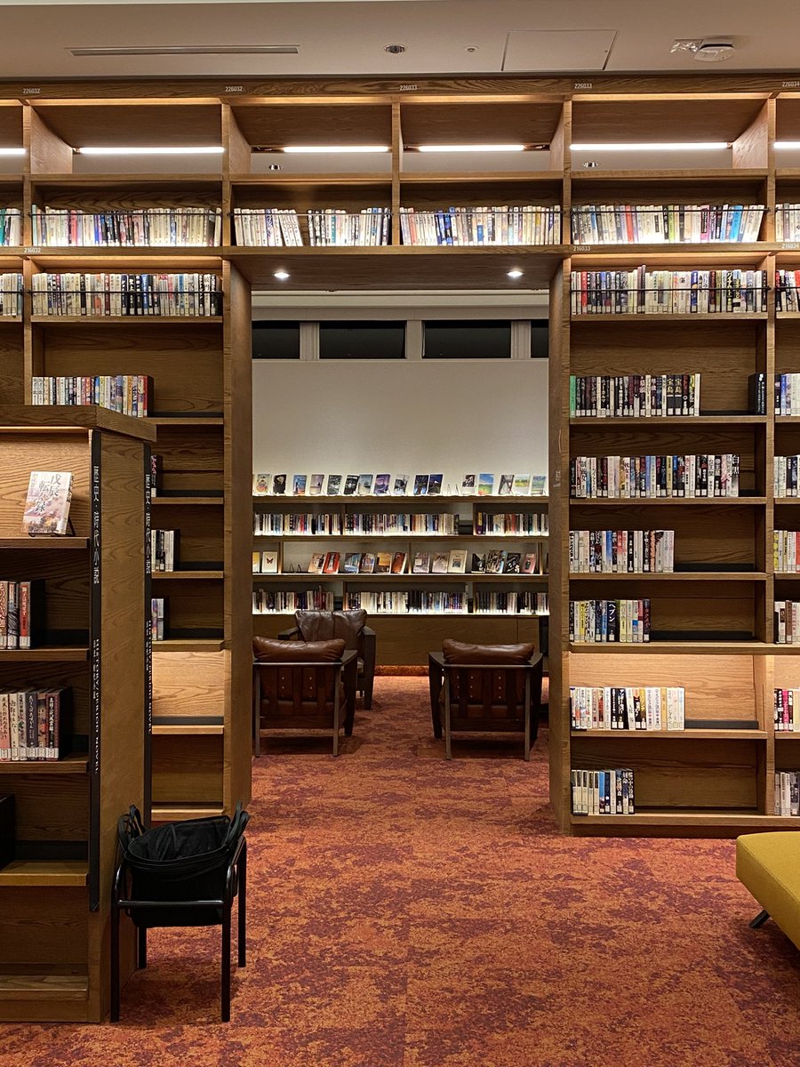 猫尾 かおり On Twitter 和歌山市民図書館 5階になるのかな 広々とした屋上部分も気持ちいい 目が疲れたらここで体伸ばしたい感じ 朝9時から夜9時まで 年中無休だそうです 隣接するキーノ和歌山にはお店もあるから1日過ごせるわあ って和歌山市民じゃ