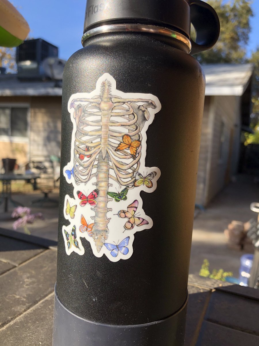Young_Carrl's tweet photo. s/o @forgivemelvrd for the bottle art 👀🔥 https://t.co/PvT8Mk0Uri