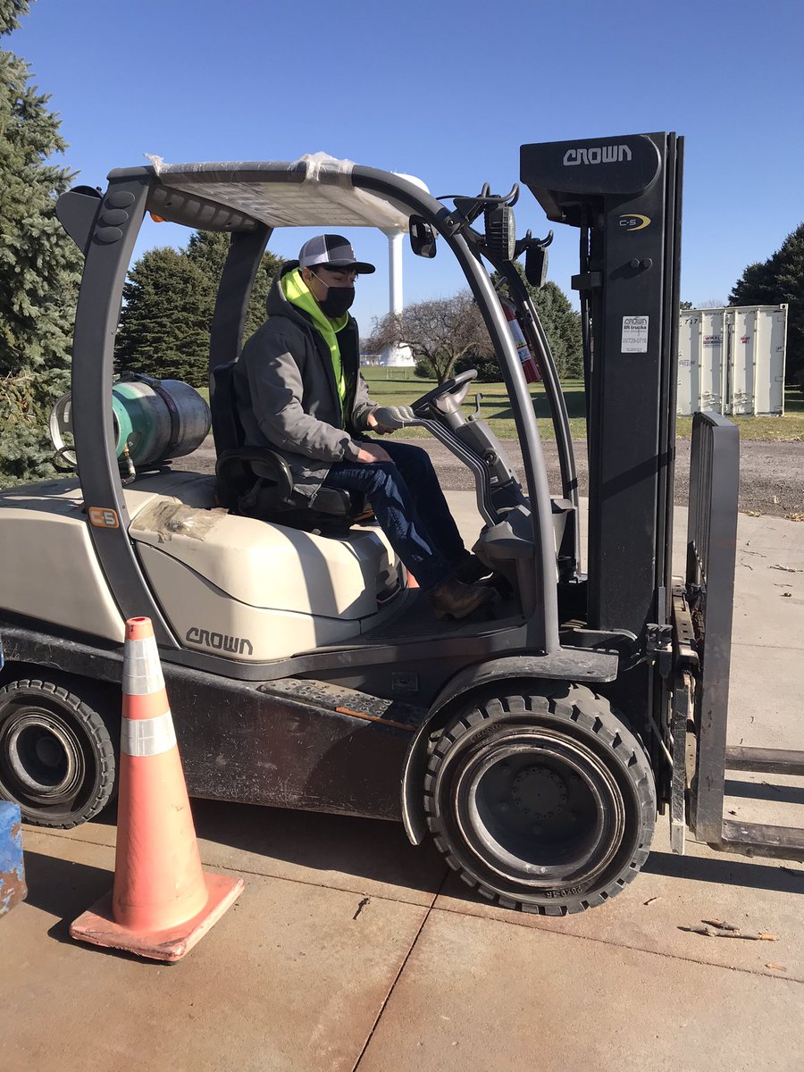 EHOVEelc's tweet photo. EHOVE forklift training #EHOVE #EHOVEvips https://t.co/YkPlKKv50z