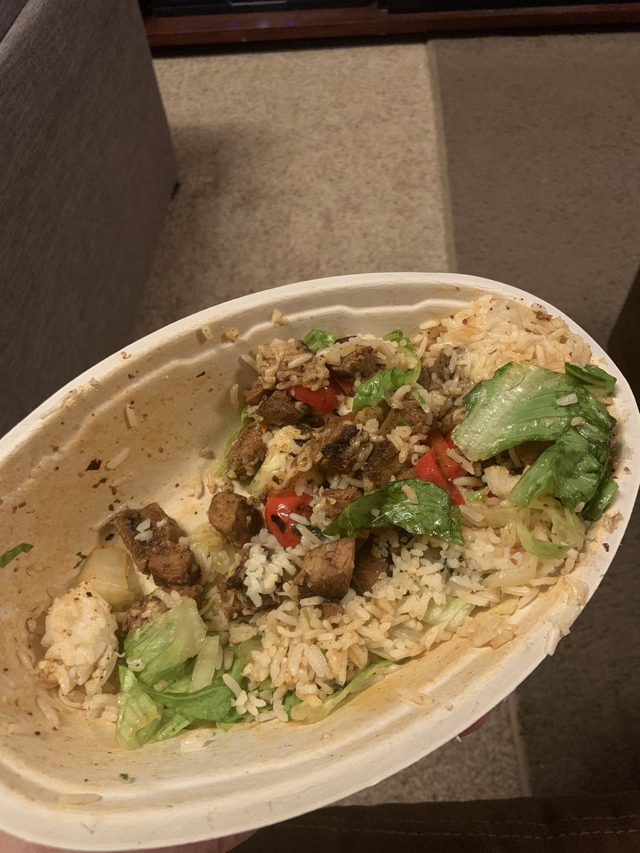 kozmo3141's tweet photo. @ChipotleTweets I love when I get a bowl delivered and it’s half full..... https://t.co/n73fWOO8DE
