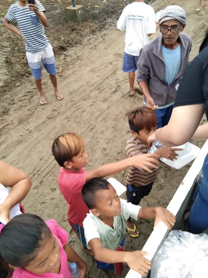 army_cavite's tweet photo. #ACFDonation #UlyssesPH https://t.co/M8vHC3yNWn