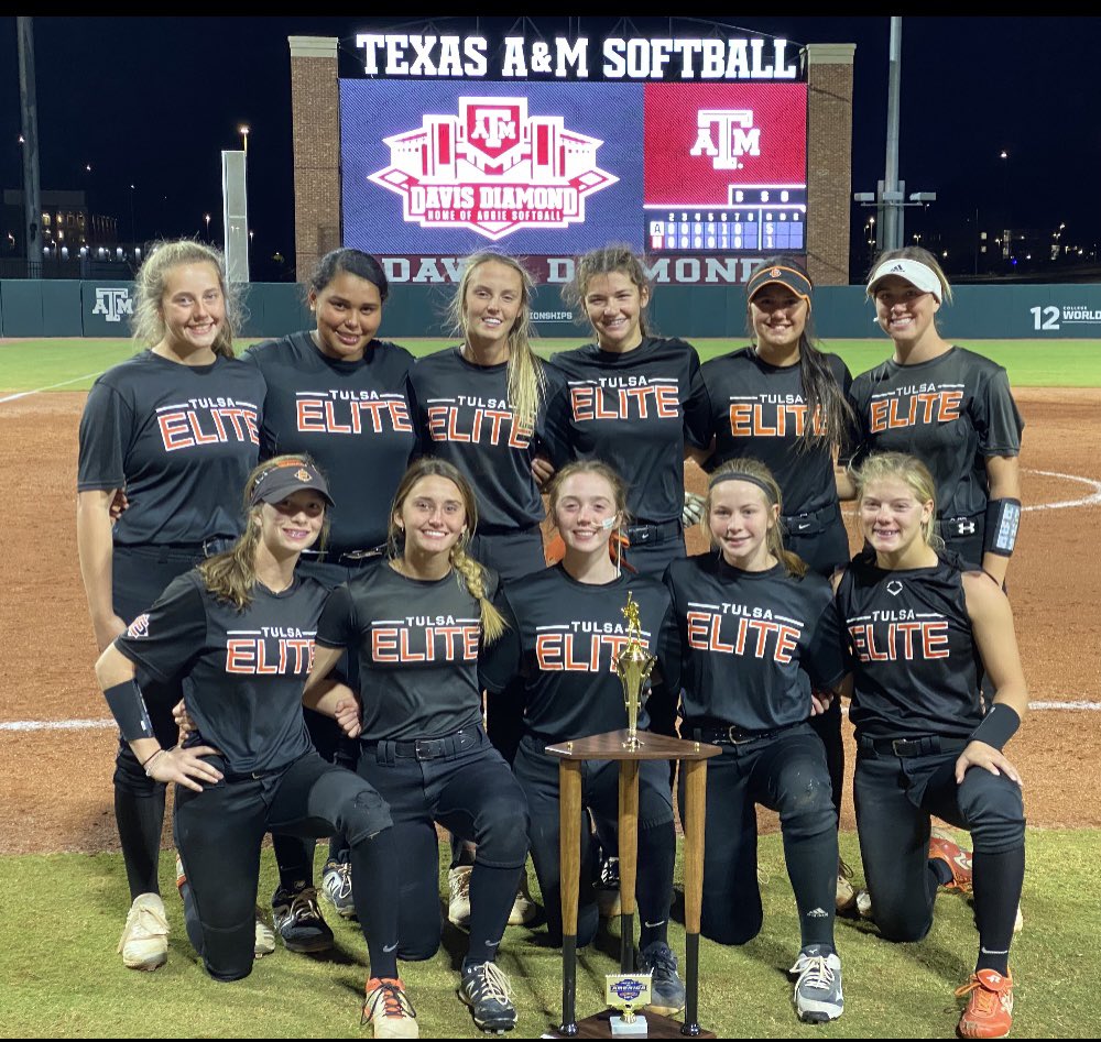 EPIC18_Lacina's tweet photo. That’s a wrap on a great fall season. @HFLfastpitch Fall Nationals was a top tier event. Finished 2nd &amp; punched their ticket to the AFCS Tier 1 Nationals @thealliancefp in OKC 2021. Proud of this group, a true 15U team with a lot of talent. Can’t wait for 2021! @TulsaEliteSB https://t.co/q3MC05bxgF