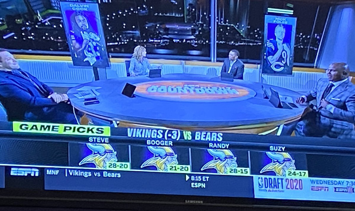 CarlsBeef's tweet photo. PUT IT ON THE BULLETIN BOARD https://t.co/DEeccZJLZy