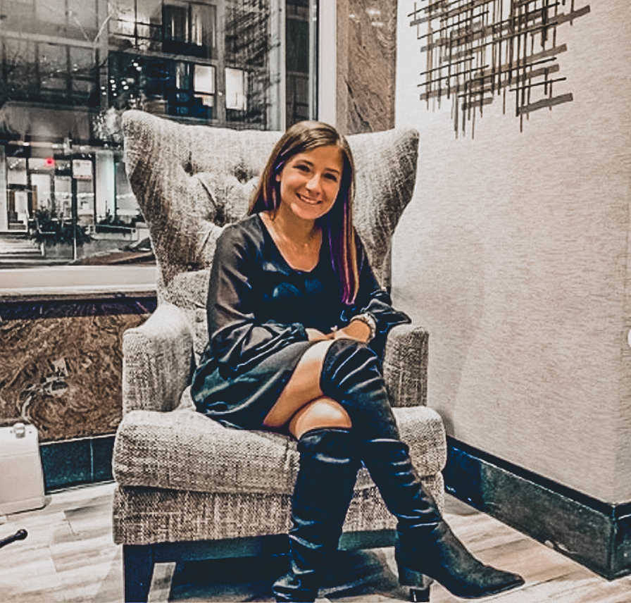 BroughtonHotels's tweet photo. Sittin pretty on a Monday..that's how they do it at the @IvyChicago π
π· beautywithinthehill
#choosechicago #travelchicago #explorechicago #travel_chicago #suitelife #luxurylife #michiganavenue #themagmile #explorechicago #chicagoview #downtownchicagorooftop https://t.co/aRuMBOwOCo