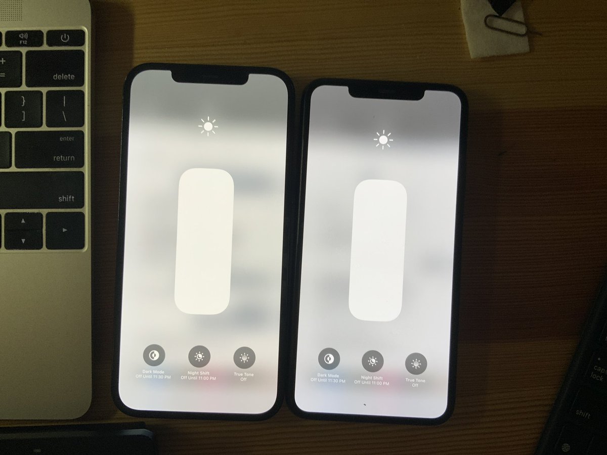 TerryJYu's tweet photo. @timithycook I see widespread yellow tint. I’m not alone. See here:12 pro max vs 11 pro max True Tone off highest 
#yellowtint #apple anyone here doesn’t have this issue at all? https://t.co/5Fy2021Mc1