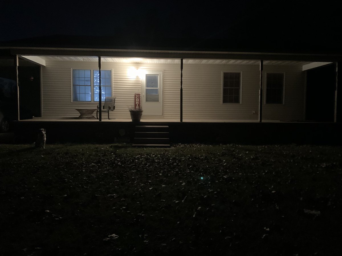 Maddy11301's tweet photo. Oh hey, we’re homeowners now. 🏡❤️ https://t.co/NZvKDfU5lZ