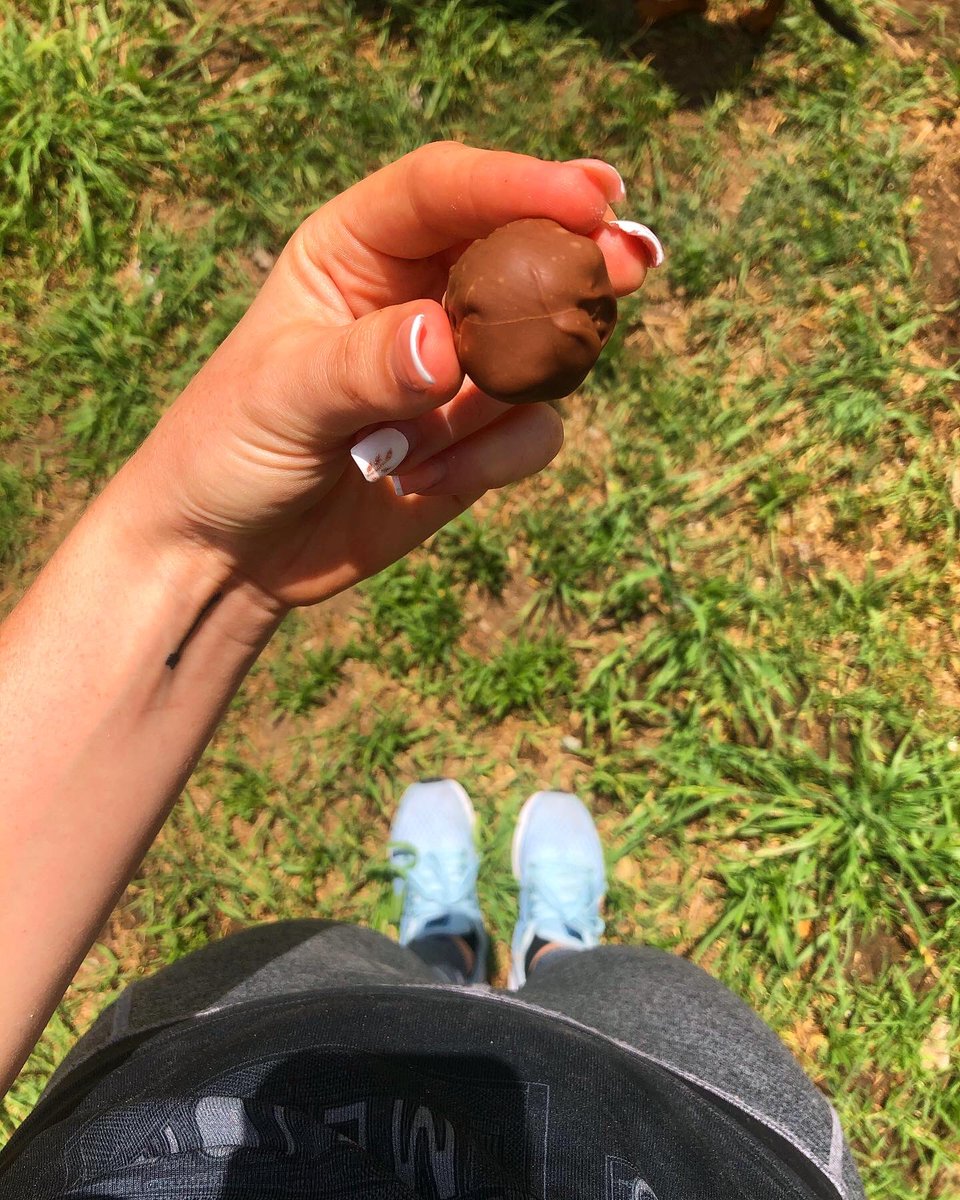 SOFFIFARIAS's tweet image. Framcho🤤💖
Frambuesas bañadas en doble chocolate blanco, y un baño de chocolate con leche.
Todo artesanal, hecha una por una cada frambuesa. Pedidos al privado, 2257524710. Instagram sofia_cocina. 
Valor $260 la cajita 💓Su ayuda difundiendo me sirve un montón 🤗