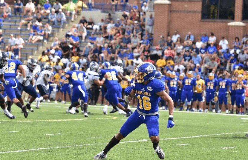 Jay2Allen's tweet photo. God is great! 
Blessed to receive my FIRST offer from Mars Hill University!!
@CoachTReese @MarsHill_FB @Coach_FredM @grayson_fb @CarterRamsFB @CoachNickPopiel #golions https://t.co/bjNeQUReDt