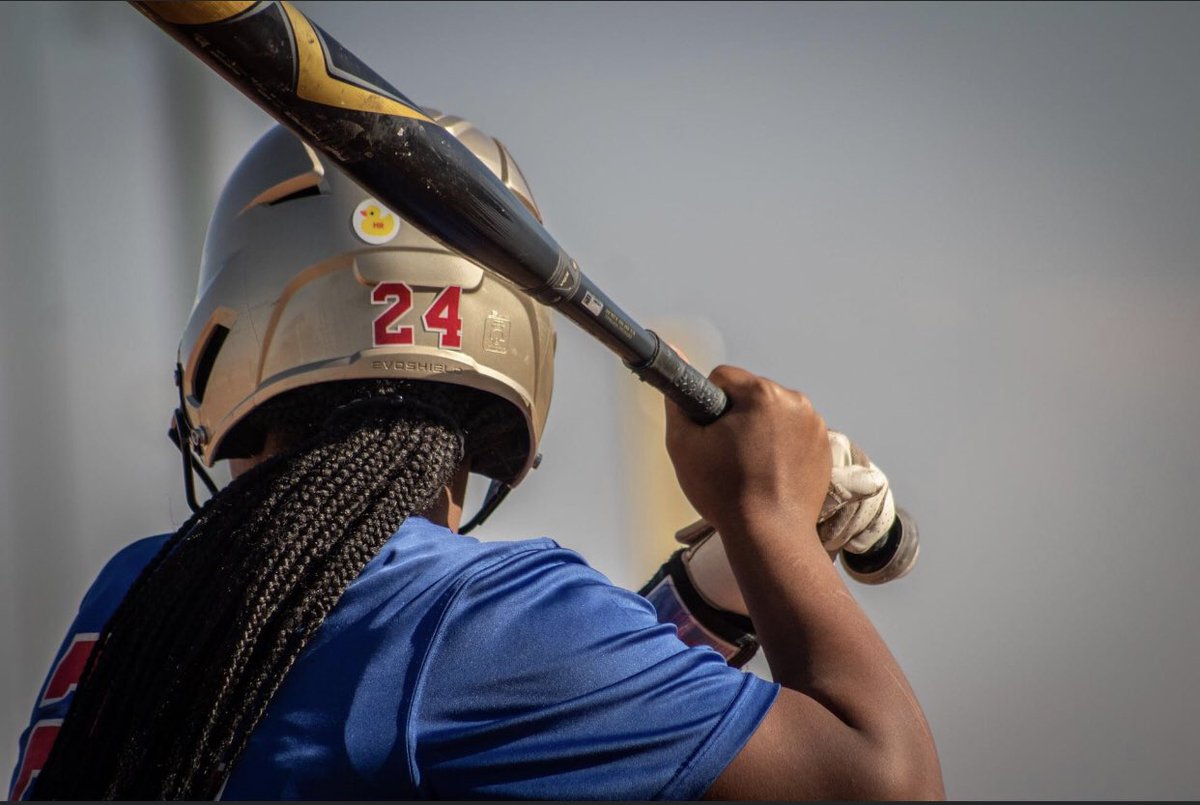 JDawson_20's tweet image. My uncle talks to me about hitting mechanics. He says “power is in the form.” Keeping my hands and feet quiet while my arms stay in v formation creates base and strength. He calls it V for victory &amp;amp; I like to win! #powerhitter #hittingmechanics @_alexisperry @IHartFastpitch