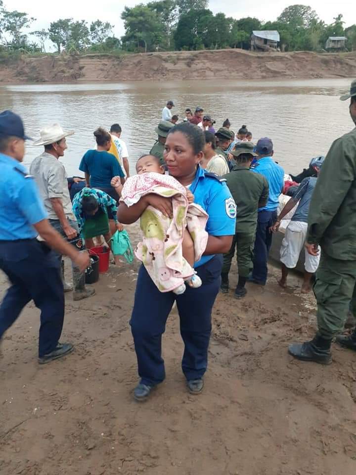 Los tiempos difíciles sacan al verdadero ser humano que llevamos dentro, los Sandinistas sabemos de #Solidaridad en los peores tiempos. #NicaraguaIota #InsurreccionDeLaEsperanza #Nicaragua #DanielMiPresidente2021 <a href="/NorWC1/">Nor-W-C</a> <a href="/javierliberado/">Javierliberado</a> <a href="/EFIMMS2020/">Escuela Formación Ideológica del MMS ❤️🖤</a> <a href="/HKatherineC/">HKatherineC</a> <a href="/LuisIvanGutier3/">Luis Ivan Gutierrez</a>