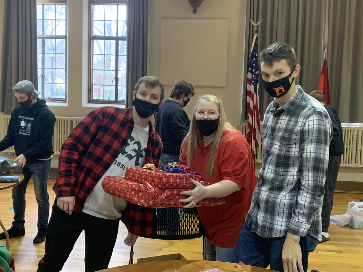 Wrapping gifts for our annual Headstart Christmas with <a href="/PHISociety/">Philalethean Society φ</a>. Can’t wait to deliver all these presents to the kids!