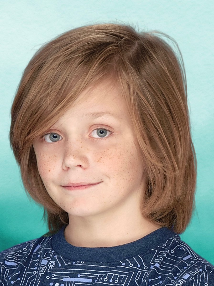 LoeFamilyLoves's tweet photo. Spring on the left, fall on the right.  

@Lifetouch can I have his freckles back please?  #editingfail 

Don’t change things that are actually a part of a child’s face 😒 https://t.co/qbHsf9oLEK