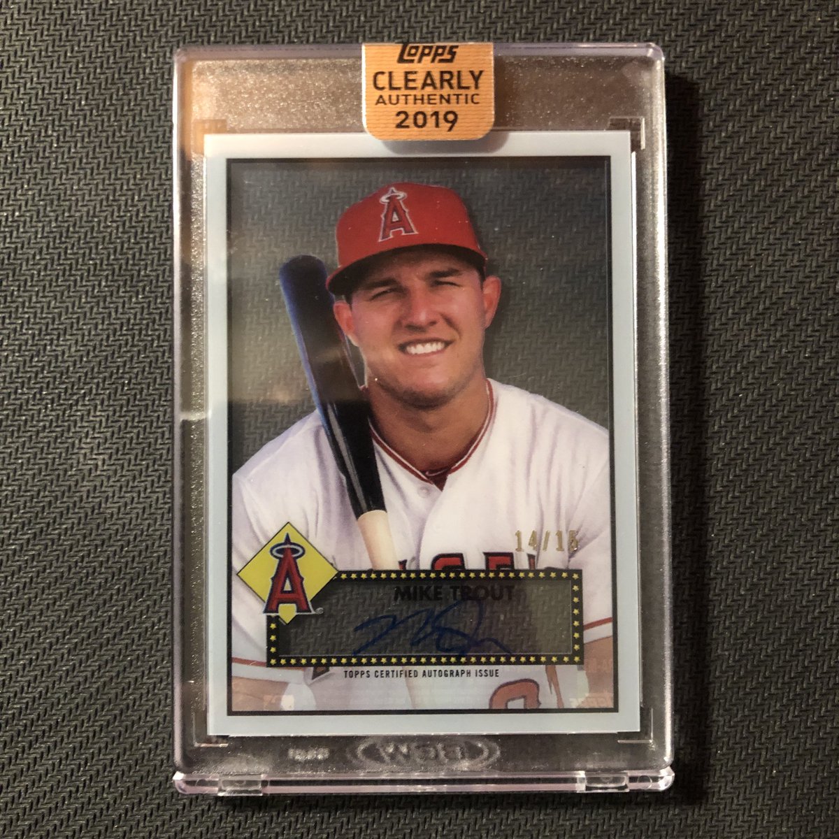HobbiesMidwest's tweet photo. @certifiedcards Does Clearly Authentic count? https://t.co/kjX8jDl0JC