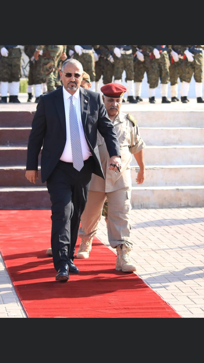 كفئ ذل وهيانه ايها الرئيس لك وللشعب الجنوبي  من قبل الاحتلال السعودي  حافظ عَل تاريخك النضالي .