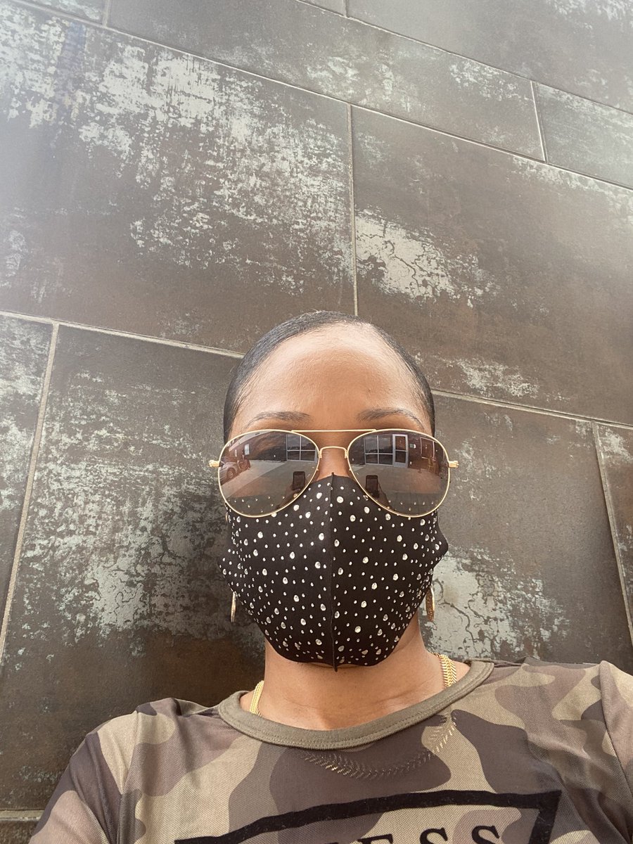 HRDDazz's tweet photo. @NYPHRPM @GuercioNina @Danielle_NYP @bxgirllee @PaulBejgrowicz @RealJeffJacinto @nyphospital Challenge accepted @NYPHRPM ! #MaskUp while having a socially distanced lunch! I challenge @BETTY_NYP @NurseTheresaNYP @lorebiagi @ALLENs_Chipmunk https://t.co/mPrCZGDF10