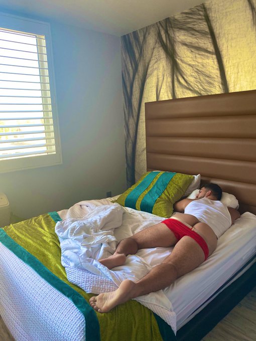 RT if you eat ass https://t.co/rqk5tuwten