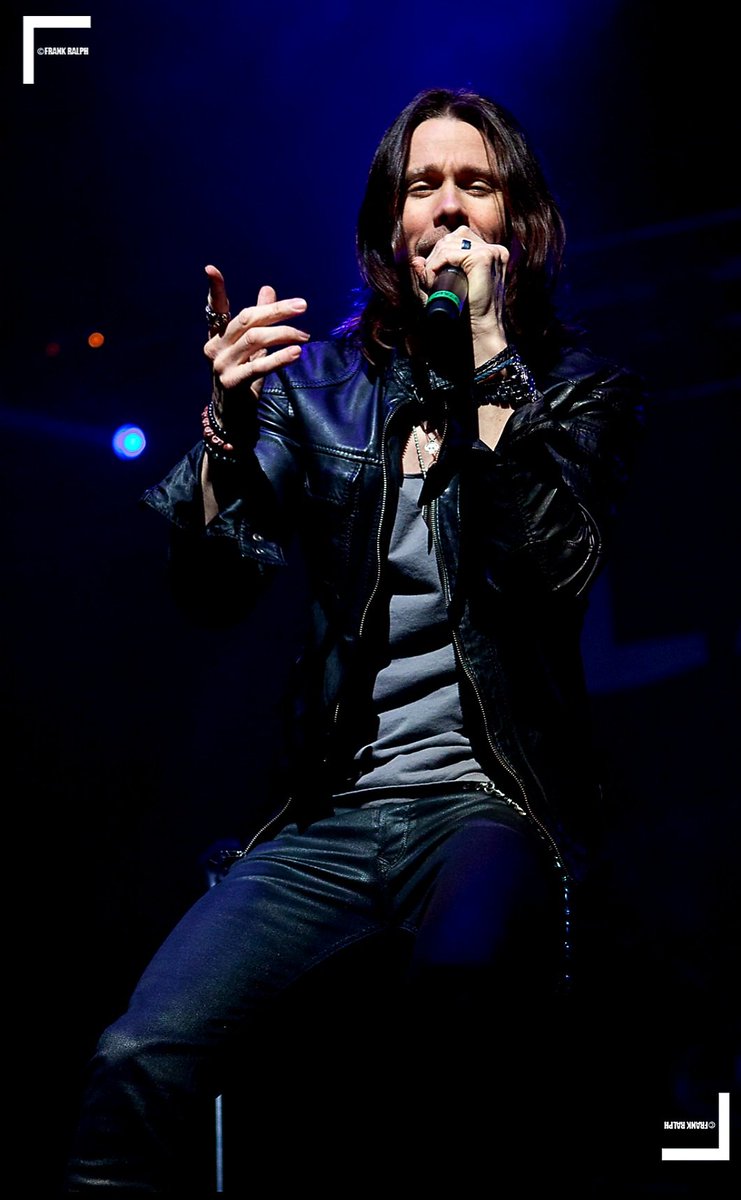 MylesKJunkies's tweet photo. Goodnight beautiful people! 💗🌙 Sleep well...stay well
Sweet dreams!
xo,
Jaime 😘💗

Thx!:)📸👏  Frank Ralph Photography #picistagged #myleskennedy  #SMKC #WOF2014 @leedsarena 🇬🇧 https://t.co/UWzPE2Hyv2