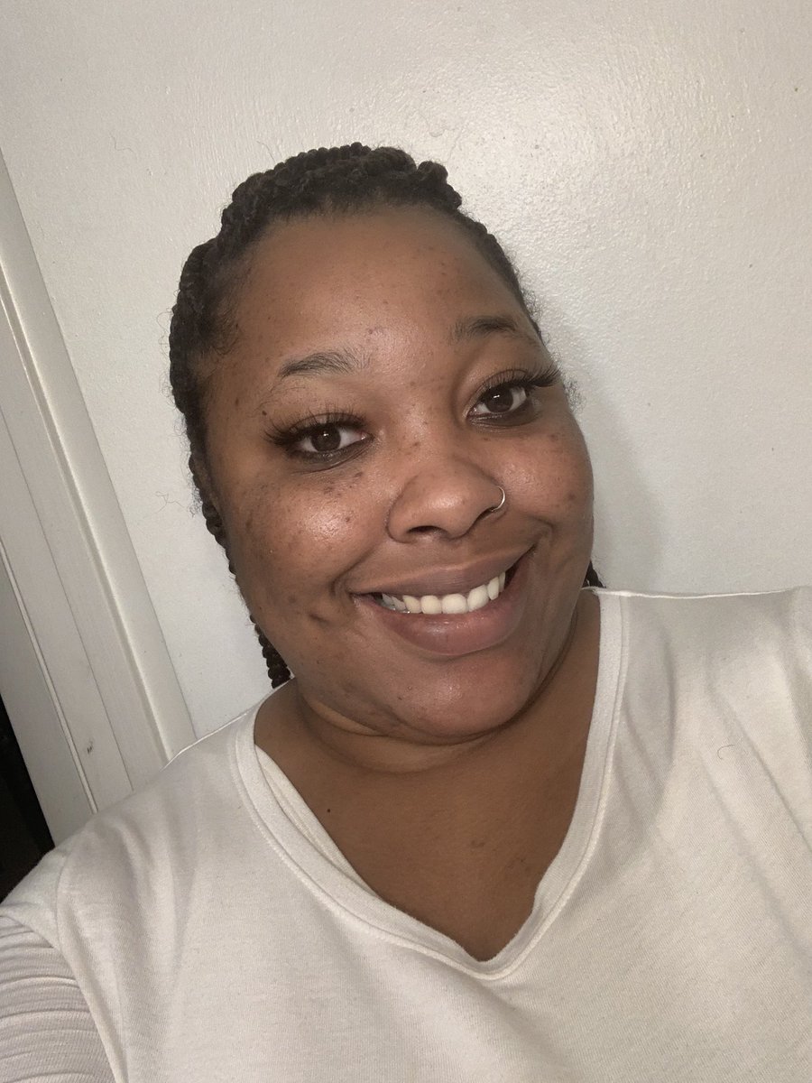 CosmeticsCraze's tweet photo. Have you shopped our lash line? The lashes that are in this picture is Nikki. Go shop our #acrazecollection https://t.co/Ytgs9jFdEg