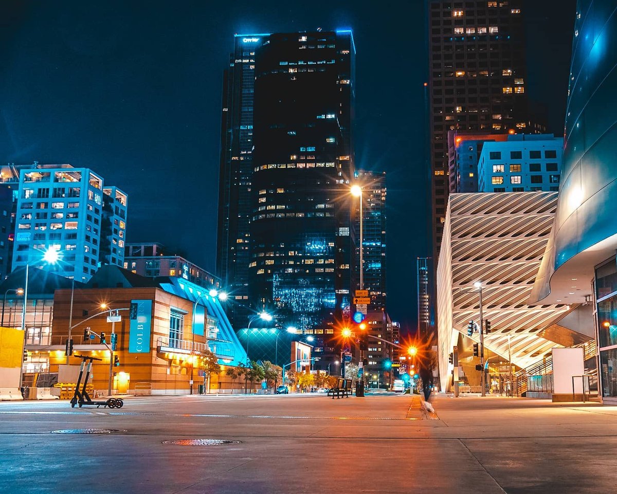 TheBroad's tweet photo. Stay safe, L.A. 💙⁠ All counties in Southern California are now in the "purple tier," the most restrictive tier of CA's reopening framework. ⁠If we all take action to slow the spread, the sooner public spaces like museums will be safe to reopen.⁠

Pic: polo_photoart on IG https://t.co/XEEmAOb4VY