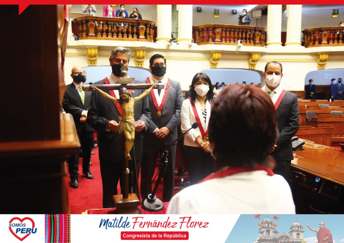 MatiFernandez_F's tweet photo. Hoy tuve el gran honor de prestar juramento en mi lengua materna; el Quechua. Estoy muy orgullosa de mis raíces y de mi amado Perú.

Traducción:

"Sí, para que todos los peruanos, hombres y mujeres tengan una salud y vida digna. Sí Juro. Gracias" https://t.co/qnXb7yirYQ