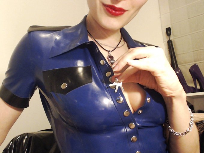 just finished a  pay-per-minute #skype #show on @SkyPrivate Book a private session at my profile:  https://t<a href="/tag/skype"class="tags">#skype</a><a href="/tag/show"class="tags">#show</a><a href="/tag/model"class="tags"><span>#model</span></a><a href="/tag/cam"class="tags"><span>#cam</span></a>