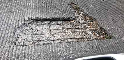 Dyasonic's tweet photo. @LaydaSansores Cómo el procedimiento es complicado no lo hice, pero ustedes si deben reparar el bache, deprimido Arts. https://t.co/s3lQO9KjqD