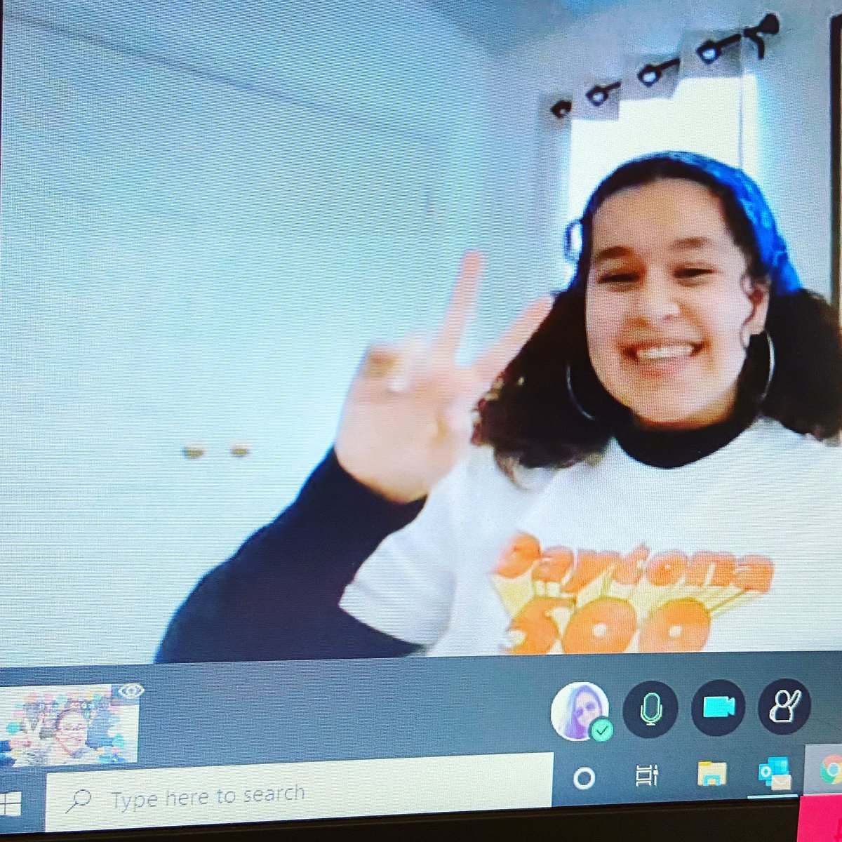 its_me_MissP's tweet photo. Catching up with this former student was a great way to start the week! 🥰 #EagleViewES #PositiveVibesOnly https://t.co/riC49S9xS4