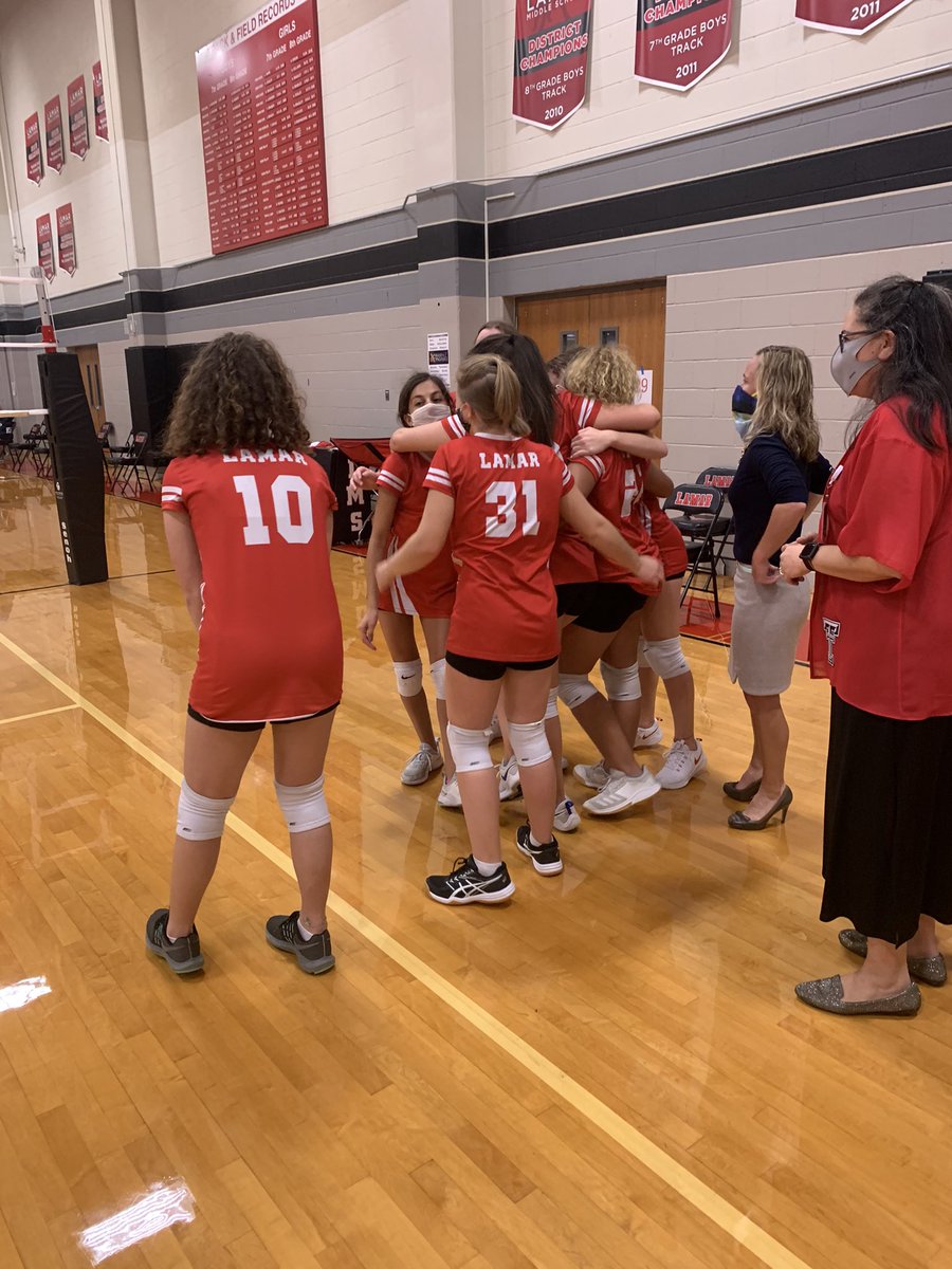 LamarAthletics_'s tweet photo. Congrats to our 7th grade Div II volleyball girls for winning the DISTRICT CHAMPIONSHIP!!!🏐🏐🥳🥳 we are soooo proud of you!! 👏🏽👏🏽

@LamarMS @LISDsports https://t.co/JZvqW2heWz