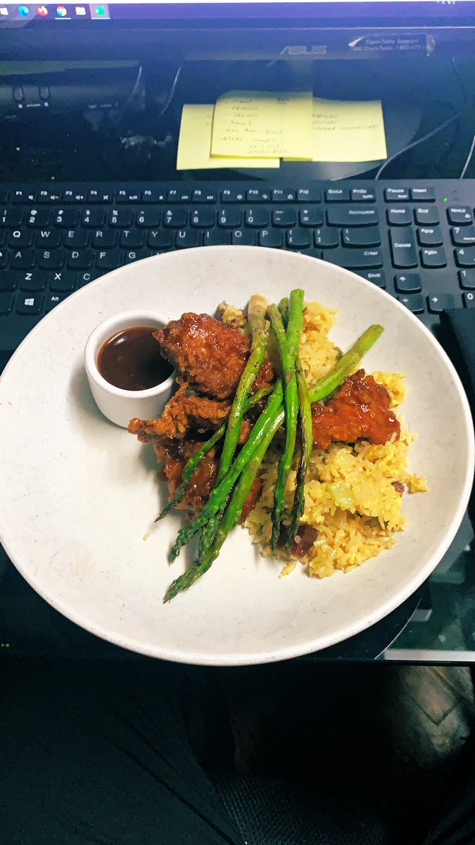 trevor_hewett's tweet photo. “General Jack’s” chicken with Benton’s bacon fried rice and asparagus #RedPony #OfficeMeal https://t.co/iEEr3ZWapG