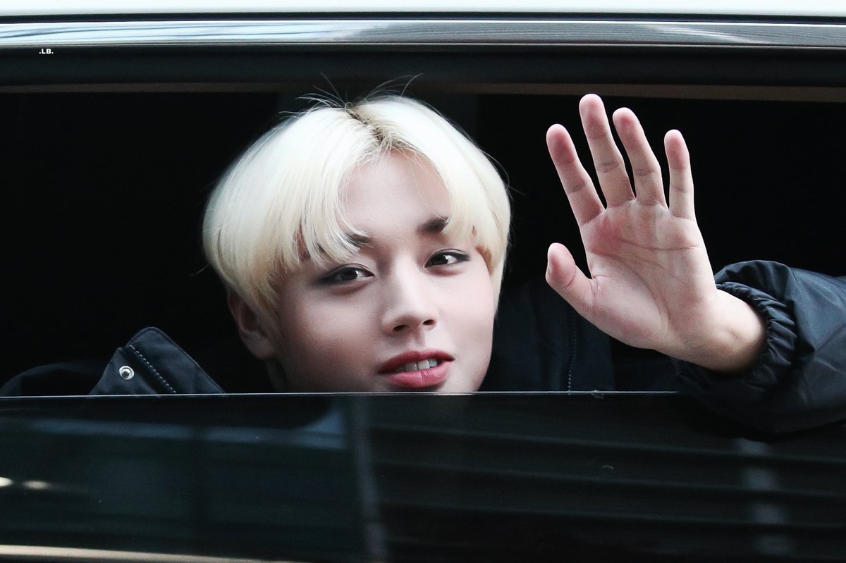 la_0529's tweet photo. 201111

빼꼼토끼깅🐰

#박지훈 #parkjihoon @Park_Jihoon_twt https://t.co/OhujYN1Crd