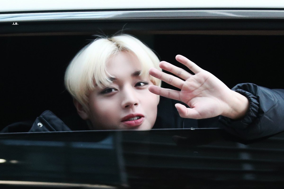 la_0529's tweet photo. 201111

빼꼼토끼깅🐰

#박지훈 #parkjihoon @Park_Jihoon_twt https://t.co/OhujYN1Crd